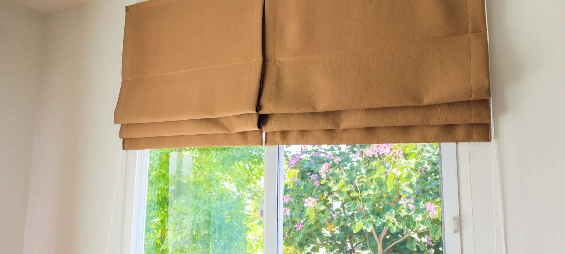 Choosing Roman Blinds for Kitchens and Bathrooms Choosing Roman Blinds for Kitchens and Bathrooms Image